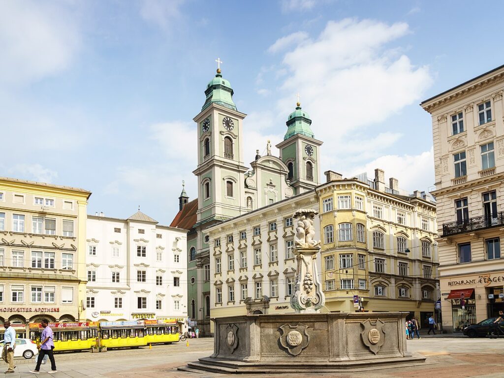 One of the best things to see in Linz is the Hauptplatz