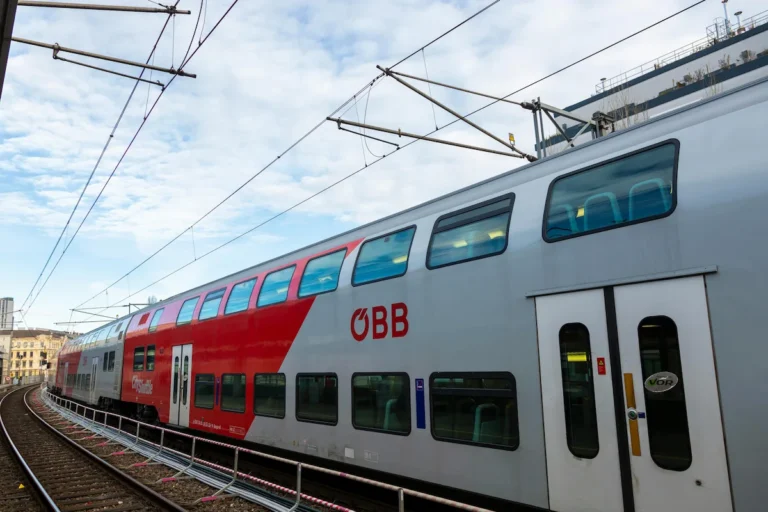 Vienna to Linz in 2026: Best Train, Bus & Car Options to Book