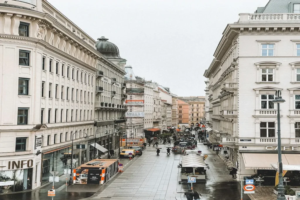 7 day Austria itinerary for first timers with Vienna Salzburg and Hallstatt