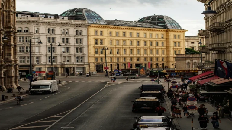 best Vienna hotels in the city center before early flight